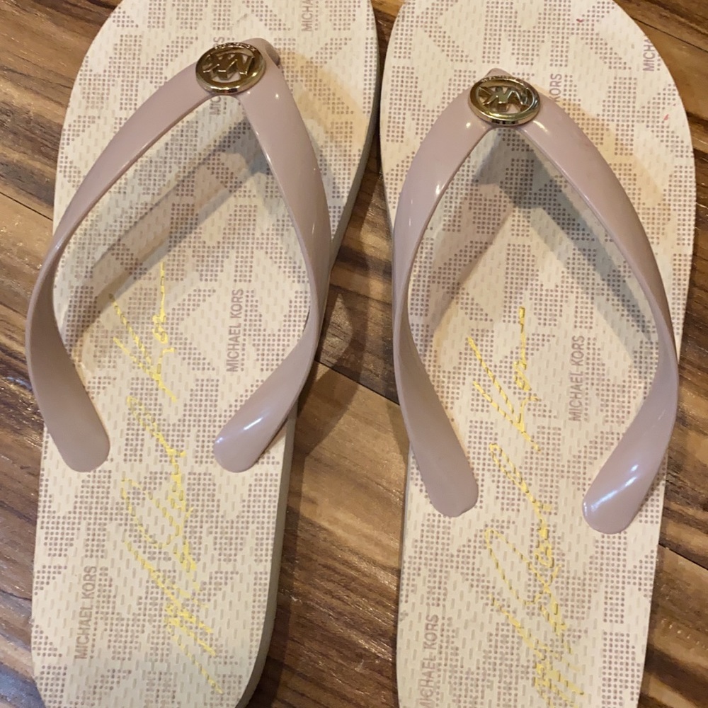 Mk flip flops